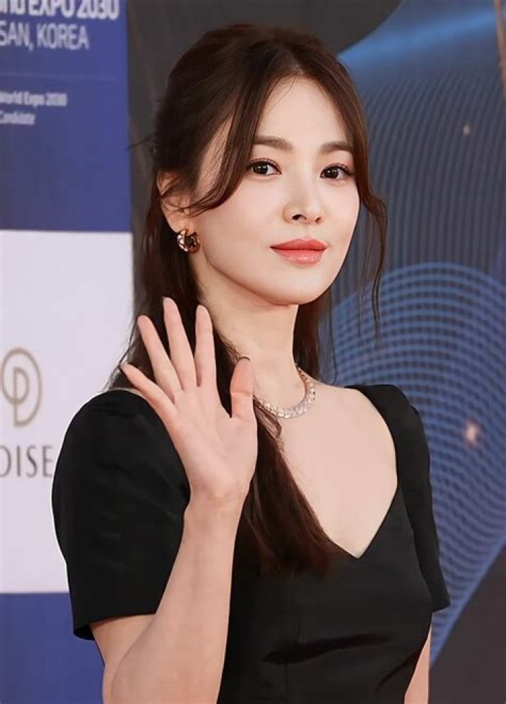 Song Hye Kyo Black Bikini Hottyimages Hot Sex Picture