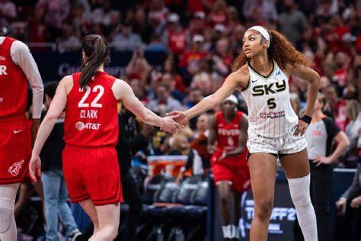 Sports World Reacts To Angel Reese's 2 Swimsuit Photos The Spun What