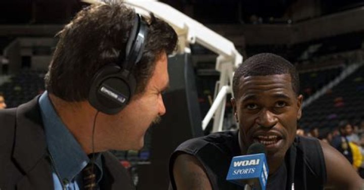 Spurs radio announcer Bill Schoening to be inducted into Texas Radio