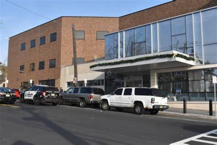 Stabbing at Newark hospital leaves 3 staff members wounded