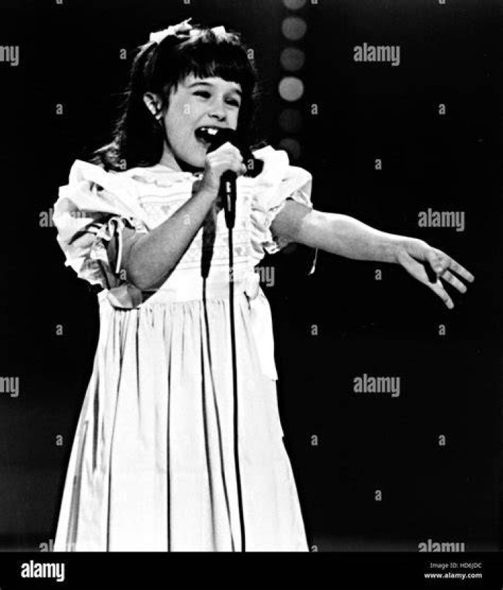 STAR SEARCH, Lacey Chabert, competes in the Star Search Junior Vocalist