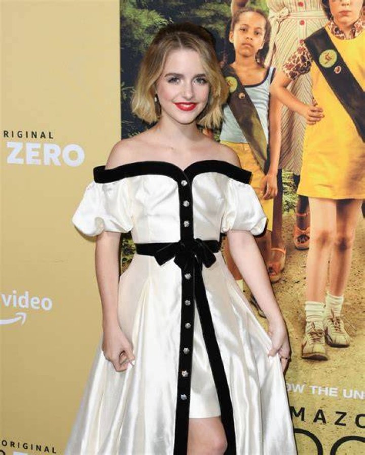 Starlet Arcade Mckenna Grace