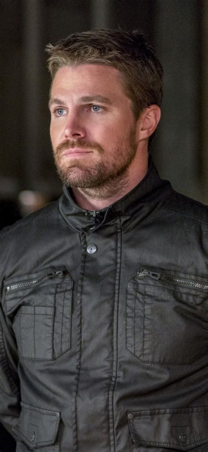Stephen Amell's Arrowverse Costars Blast Actor's Stance on Actors Strike
