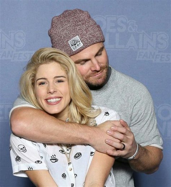 Stephen and Emily HVFFAtlanta Stephen Amell & Emily Bett Rickards