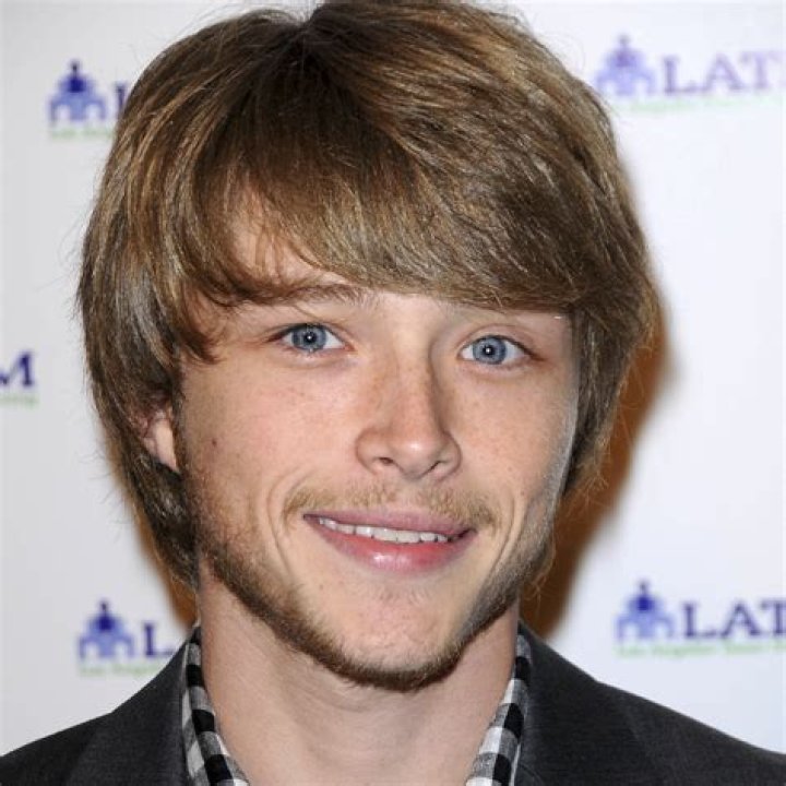 Sterling Knight Contact Info Agent, Manager, Publicist