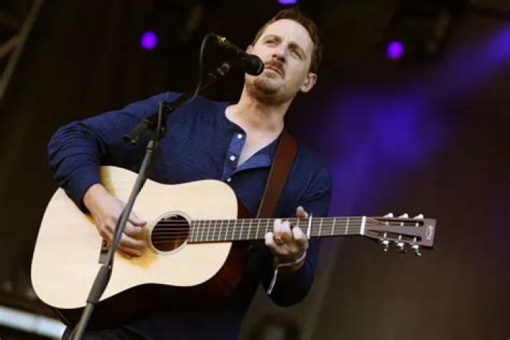 Sturgill Simpson sings "Oh Sarah" I Love You, America on Hulu YouTube