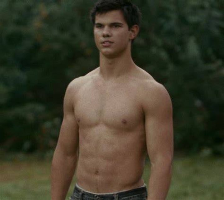 Taylor Lautner Shirtless height and weights