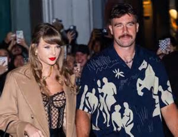 Taylor Swift & Parents Celebrate Grammy Wins at Family Lunch Photo