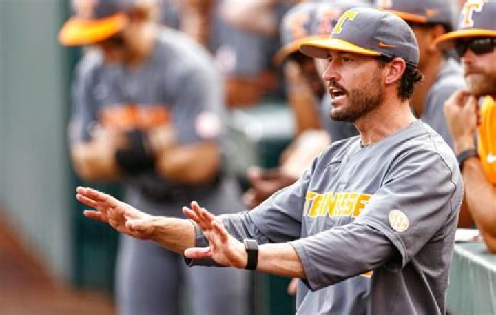Tennessee baseball coach Tony Vitello suspended for weekend series