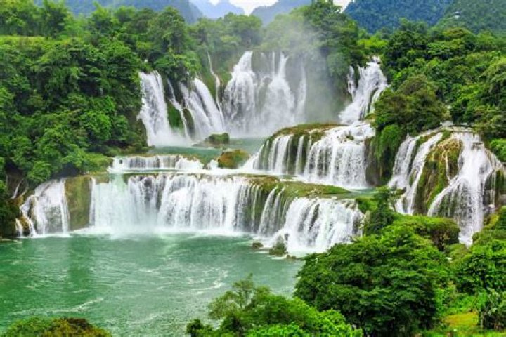 The 14 Most Amazing Waterfalls in the World Waterfall, Natural