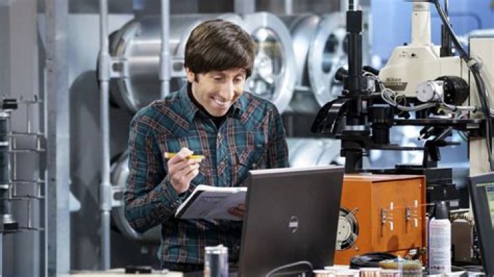 The Big Bang Theory actor Simon Helberg and his family splash around in