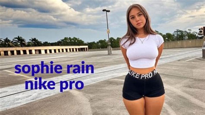 The Perfect Creation Sophie Raiin you guys dig her? r/BellyButtonWorld