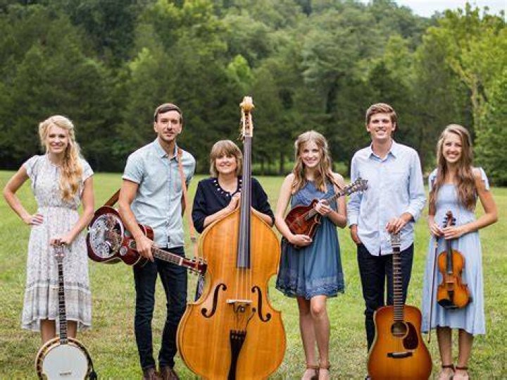 The Petersens I'm Gonna Miss Her (Audio + Lyrics)