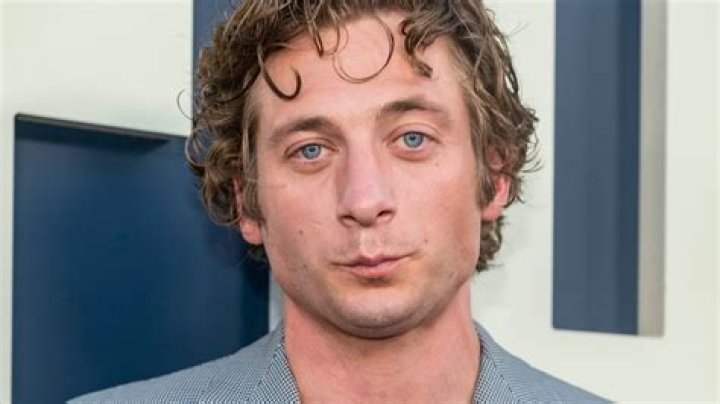 The Stunning Transformation Of Jeremy Allen White
