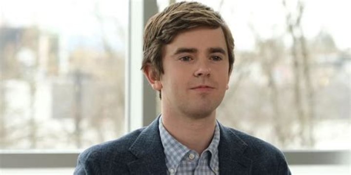 The Truth About Freddie Highmore And Dakota Fanning's Relationship