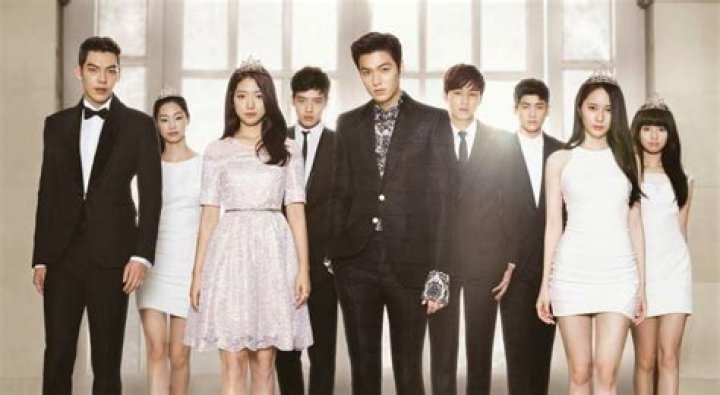 This IVE Member Gains Attention For Uncanny Similarity To Lee Min Ho