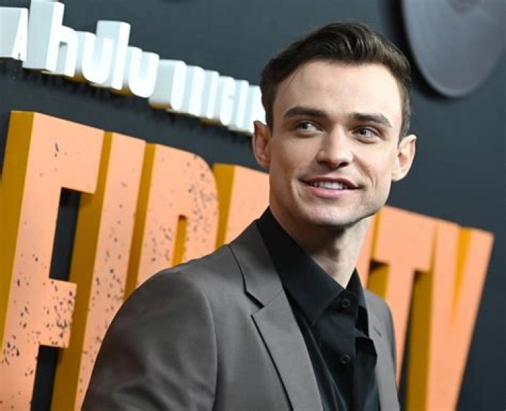 Thomas Doherty 15 facts about the Gossip Girl actor you should know
