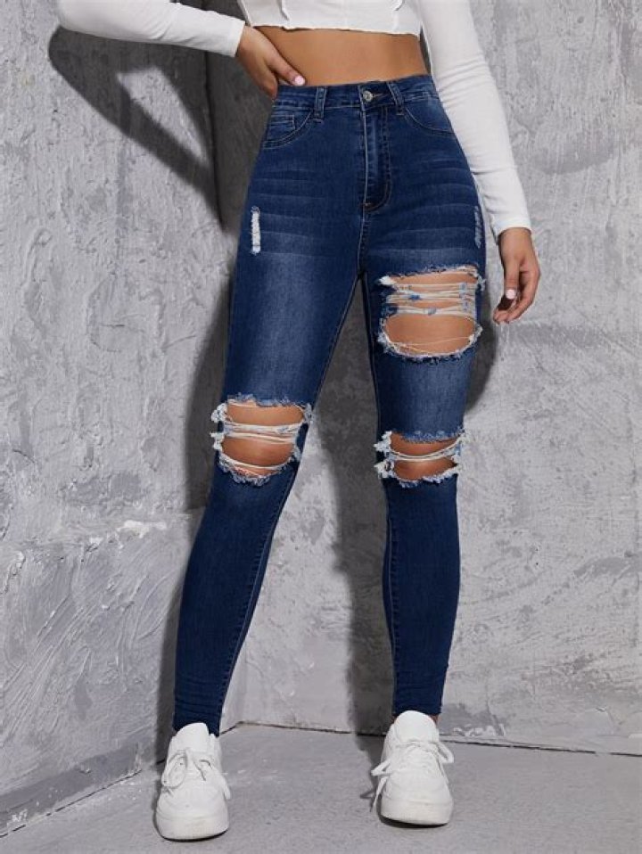 Tiktoks [Video] Girls ripped jeans, Fashion outfits, Fashion