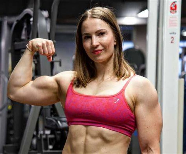 Tina Noah r/musclegirlsflexing