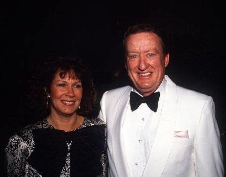 Tom Poston and Kay Hudson (m. 19681975; divorced) (m. 19801998; her