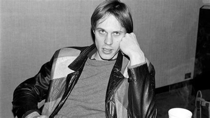 Tom Verlaine The Eternal Purveyor of &ldquo;Crystalclear crisp sweet guitar suites&rdquo; Sun 13