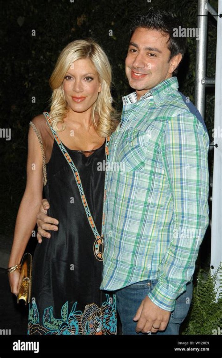 Tori spelling and husband charlie shanian hires stock photography and