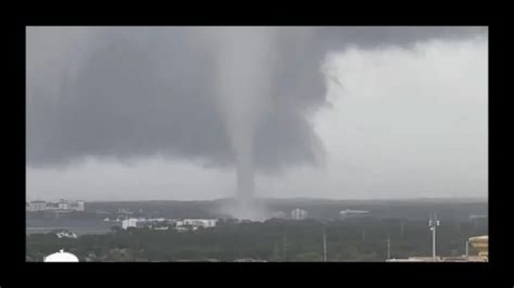Tornado in San Destin florida! Behind sacred heart YouTube