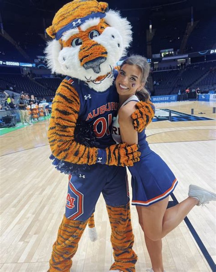 Tourney Talk HoopsHD interviews Auburn cheerleader Britt Ware Hoops HD