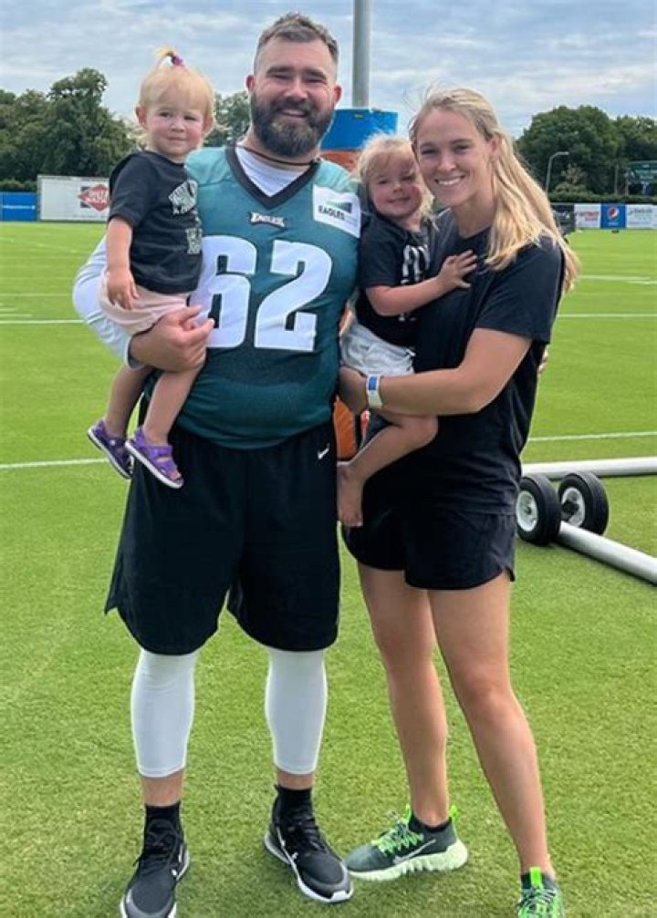 Travis Kelce jokes about breeding to keep up with brother Jason