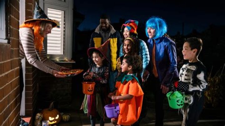 Trick or Treating Halloween Special with Kaji Family! YouTube