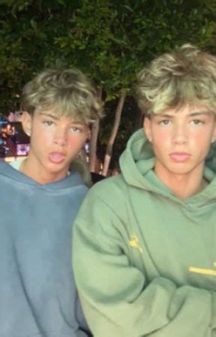 Twin Brothers Kiss On TikTok For CLOUT YouTube