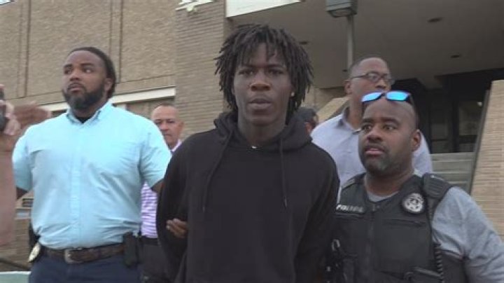 Two Louisiana teens arrested after dead body found in trunk of car