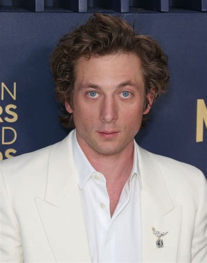 Unlocking The Secrets Of Jeremy Allen White's Weight And Height