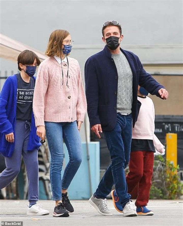 Unraveling The Mystery: Why Does Ben Affleck's Daughter Wear A Mask?