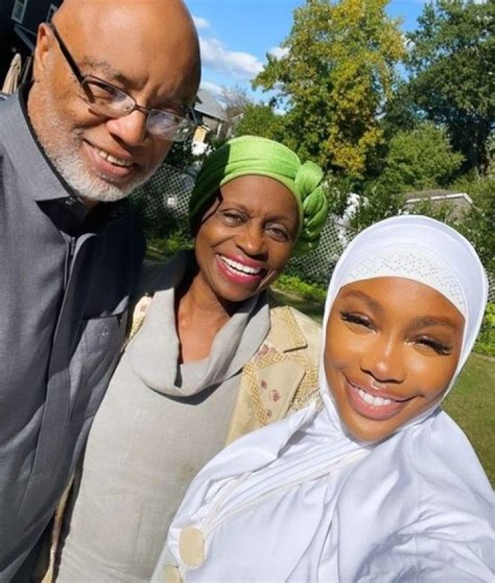 Unraveling The Origins: Where Is Sza's Parents From?