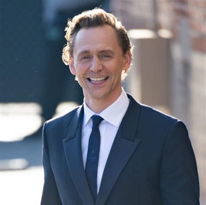 Unveiling The Enigma: Tom Hiddleston's Height Unveiled