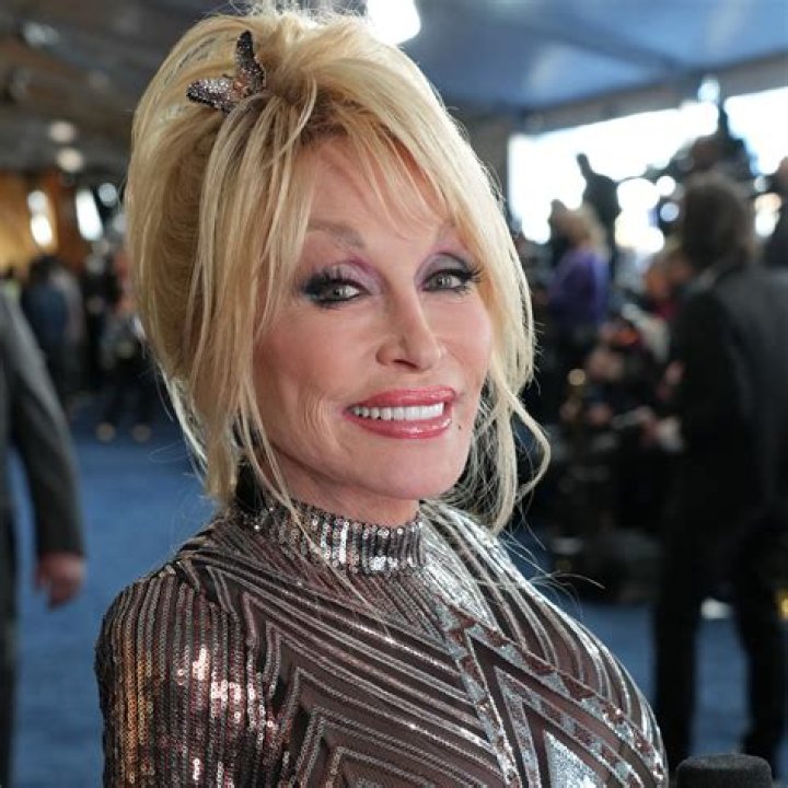 Unveiling The Secrets: Dolly Parton's Height Explored