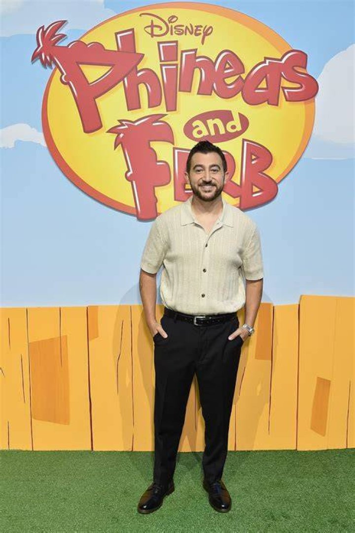 Unveiling Vincent Martella's Height: Surprising Revelations