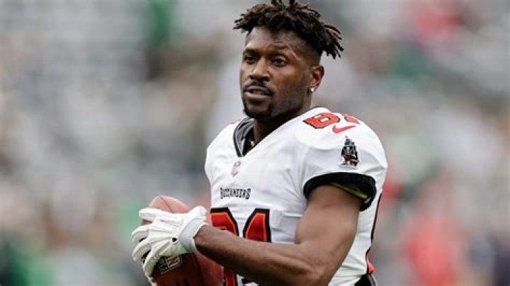 UPDATE ExNFL player Antonio Armstrong dies from injuries sustained in