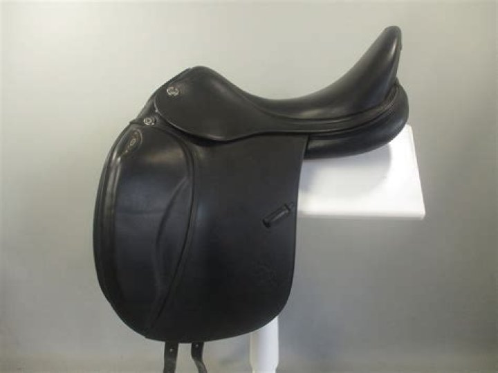 Used Prestige Diamant Dressage Saddle 17" Euroriding Diamond from