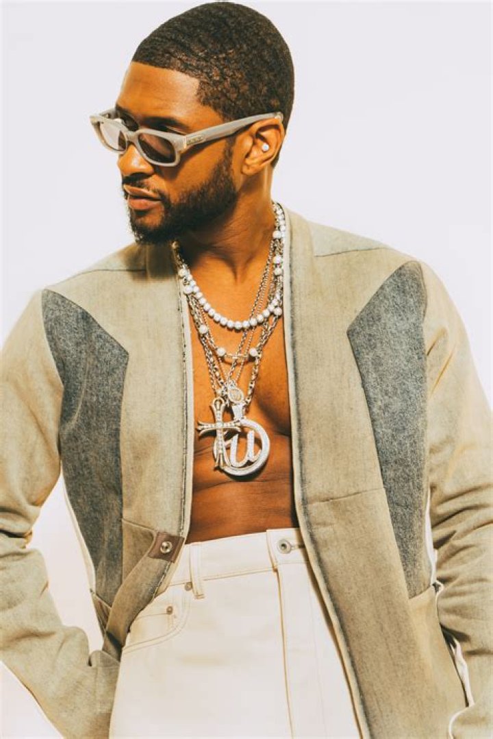Usher's gay herpes accuser claims that they had sex at a Korean spa
