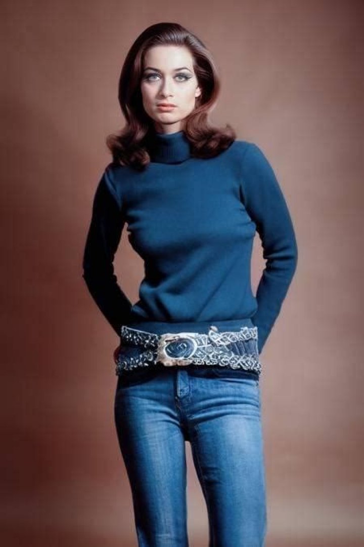 Valerie Leon. Valerie leon, Girl, Bond girls