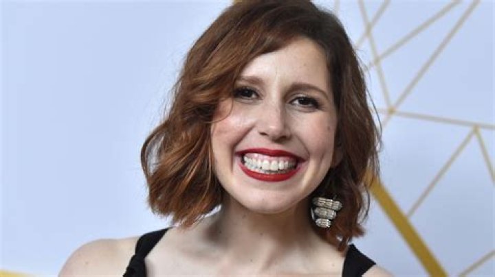 Vanessa Bayer and her brother Jonah dig up childhood gems on "How Did