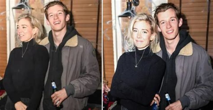 Vanessa Kirby & Callum Turner Share a Kiss on Their Date Night Photo 4164822 Photos Just