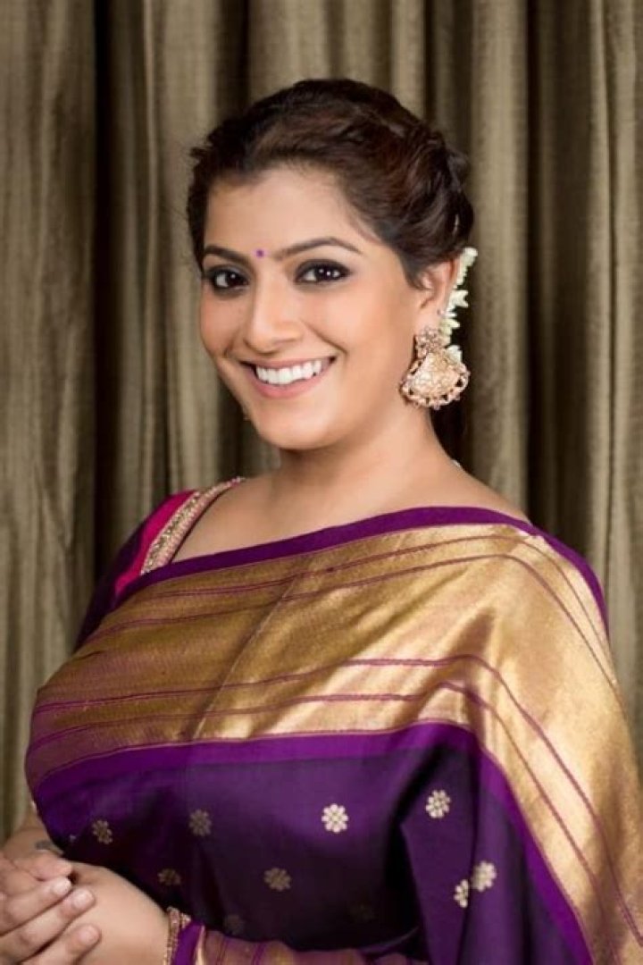 Varalaxmi Sarathkumar Wiki, Age, Marriage, Affairs, Height, Weight