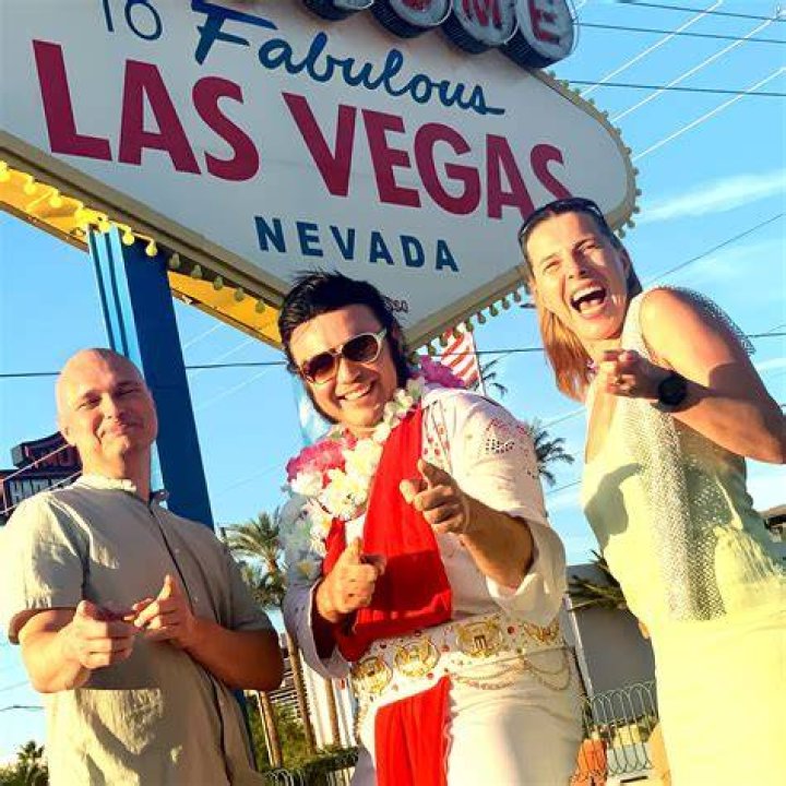 Vegas Vow Renewal Glitzy Anniversary Photo Shoot Wedding renewal