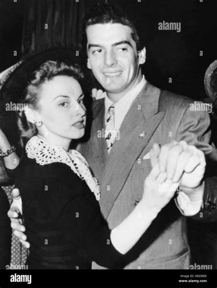 Victor Mature, right, and his fiancee, Martha Stephenson Kemp, at the