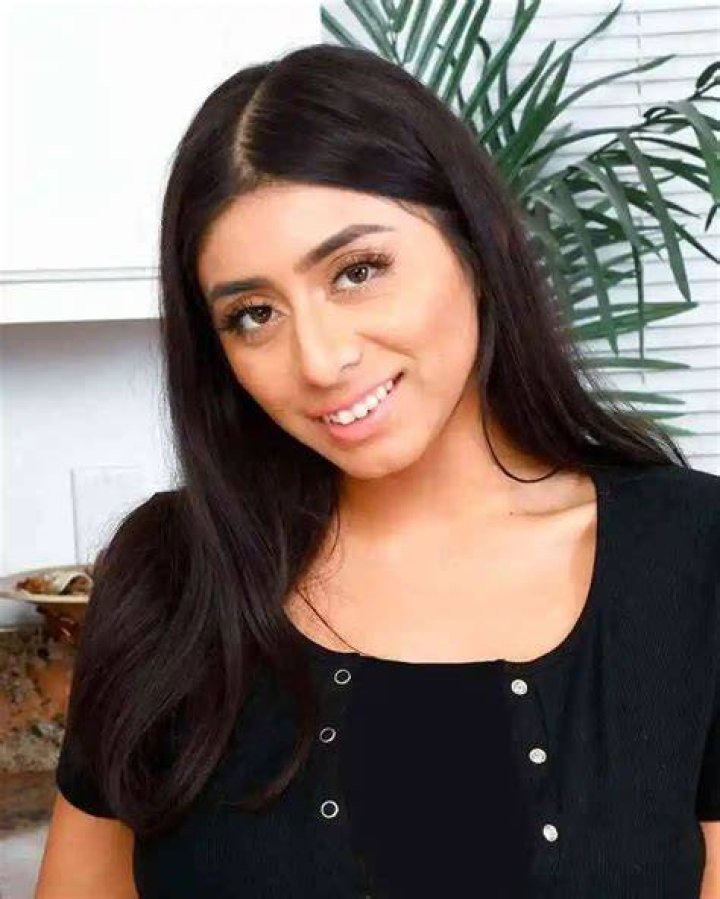 Violet Rain Biography, Age, Height, Birthplace, Eye Colour Pixeels