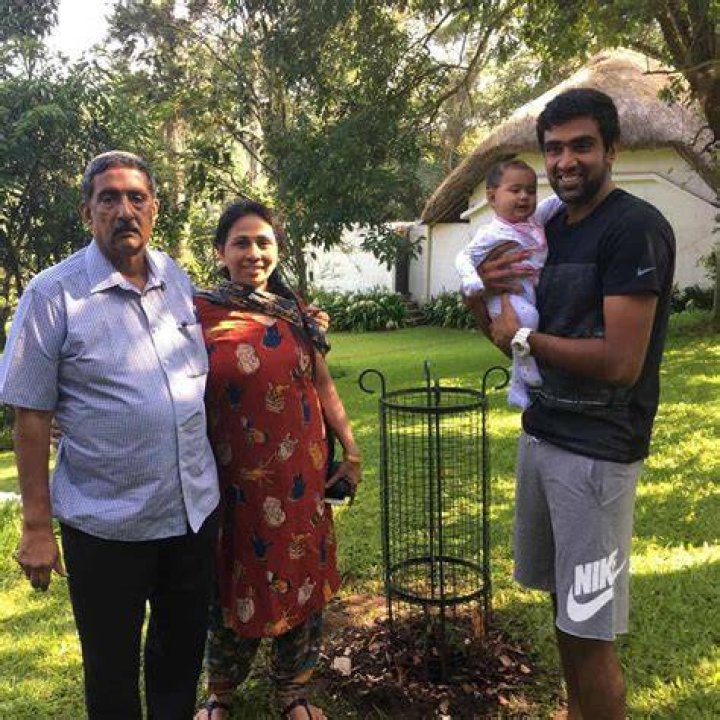 viraj ashwin with his family 🥰 YouTube