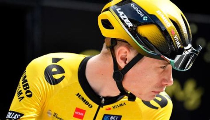 Vuelta 2023 Jonas Vingegaard triumphs in Bejes, Sepp Kuss is getting